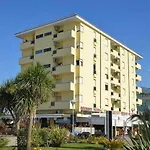 Bright Flat Overlooking The Sea-beahost Apartman Bibione