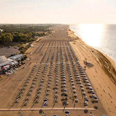 Bright Flat Overlooking The Sea-beahost Apartment Bibione