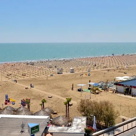 Bright Flat Overlooking The Sea - Beahost Apartmán Bibione